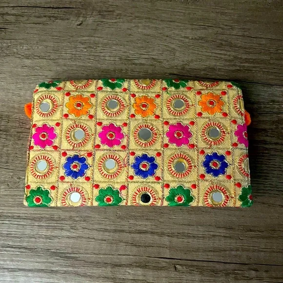 Whimsical Boutique Clutch Bag - Picture 3 of 3